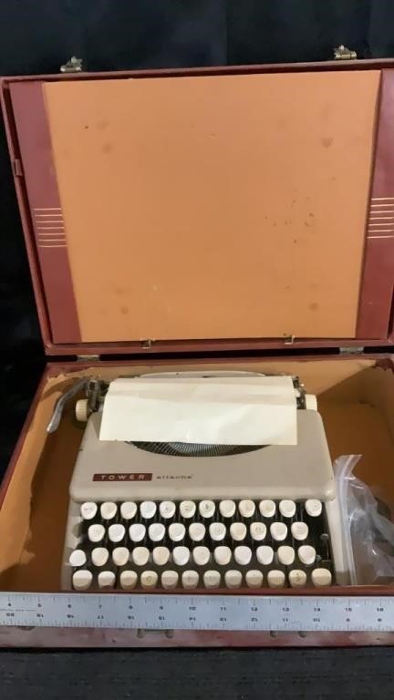 Tower attaché, typewriter manual in case with