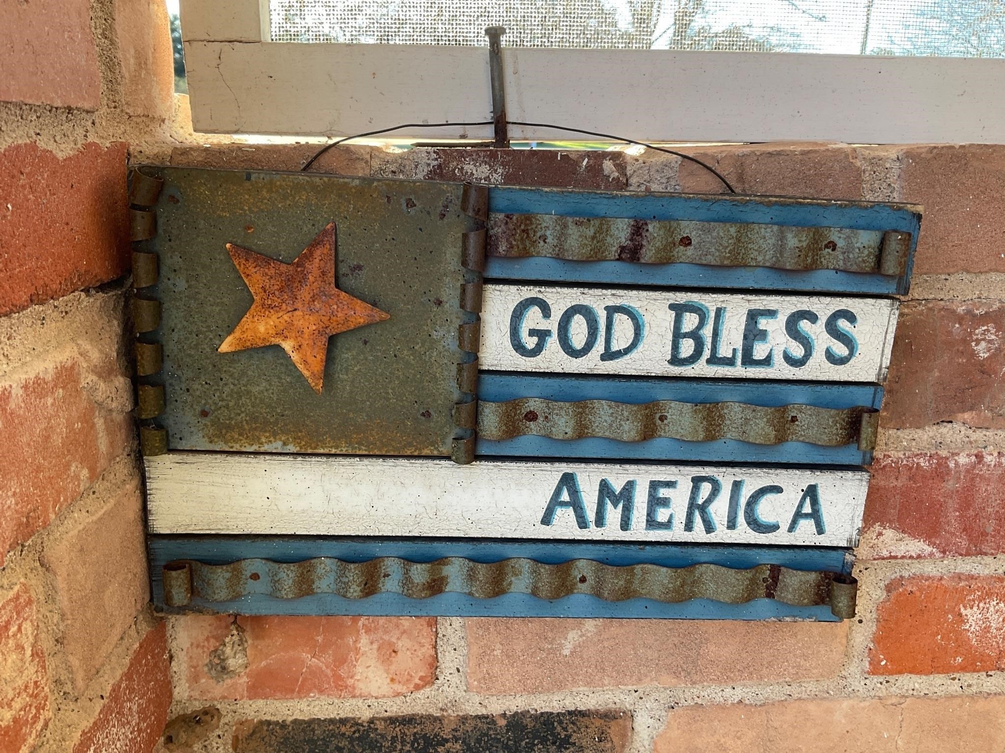 G-D BLESS AMERICA DECORATIVE SIGN