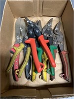 (5) PAIRS OF MIX WISS METAL SHEARS / SNIPS