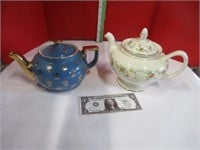Vintage tea pots