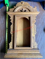 Vintage Carved Wood Clock Frame (con1)