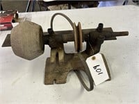 Antique bench grinder. Working order I know, but