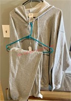 NWT Size XL Gray Sweat Set (back room)