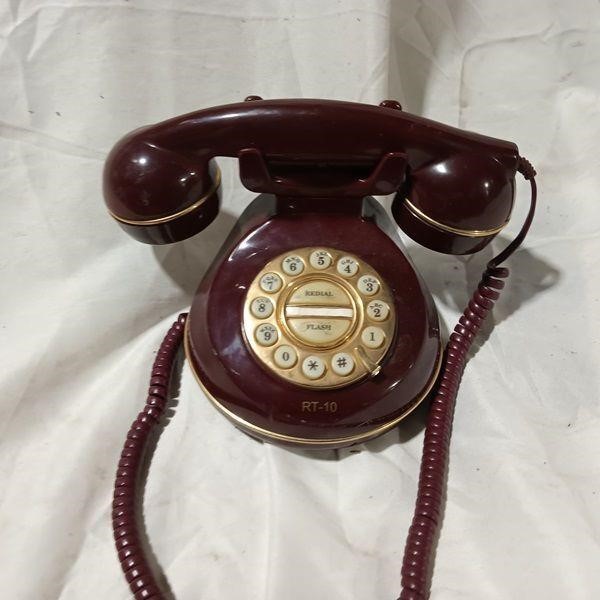 Vintage looking Telephone Microtel Phone RT -10