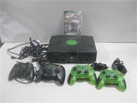 XBOX 360 Console W/Accessories Powers On