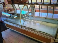 CURVED GLASS DISPLAY CASE