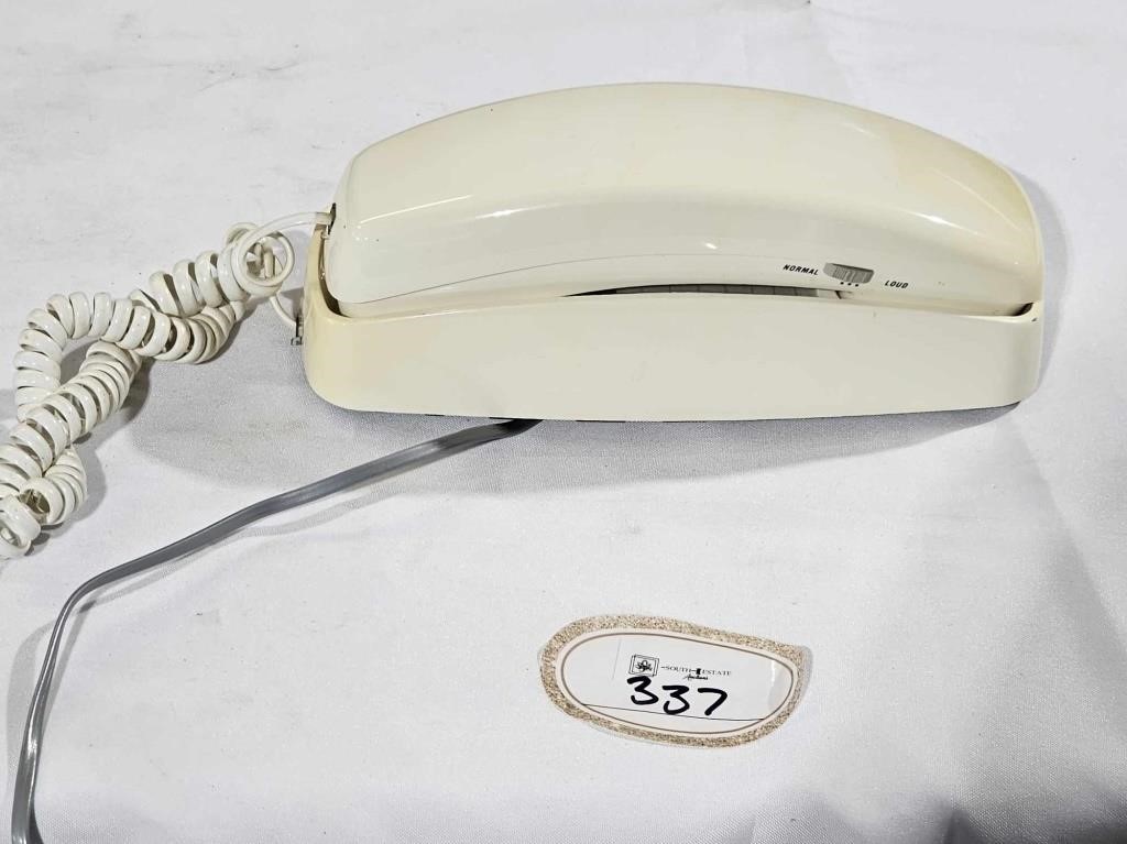 Classic  1970s/80s AT&T Trimline 210 Phone