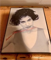 Natalie Portman Signed Photo (hallway)