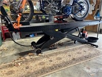 Hydraulic Motorcycle Lift(MOTORCYCLE NOT INCLUDED)