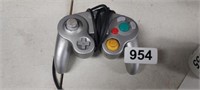 GAME CUBE CONTROLLER