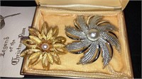 Sarah Coventry signed silvertone pearl brooch,