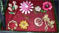Vintage pin brooches daisy flowers E stick pin