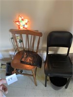 2 Chairs and Retro Light Up Star