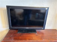 SONY LCD 32" TV WITH REMOTE