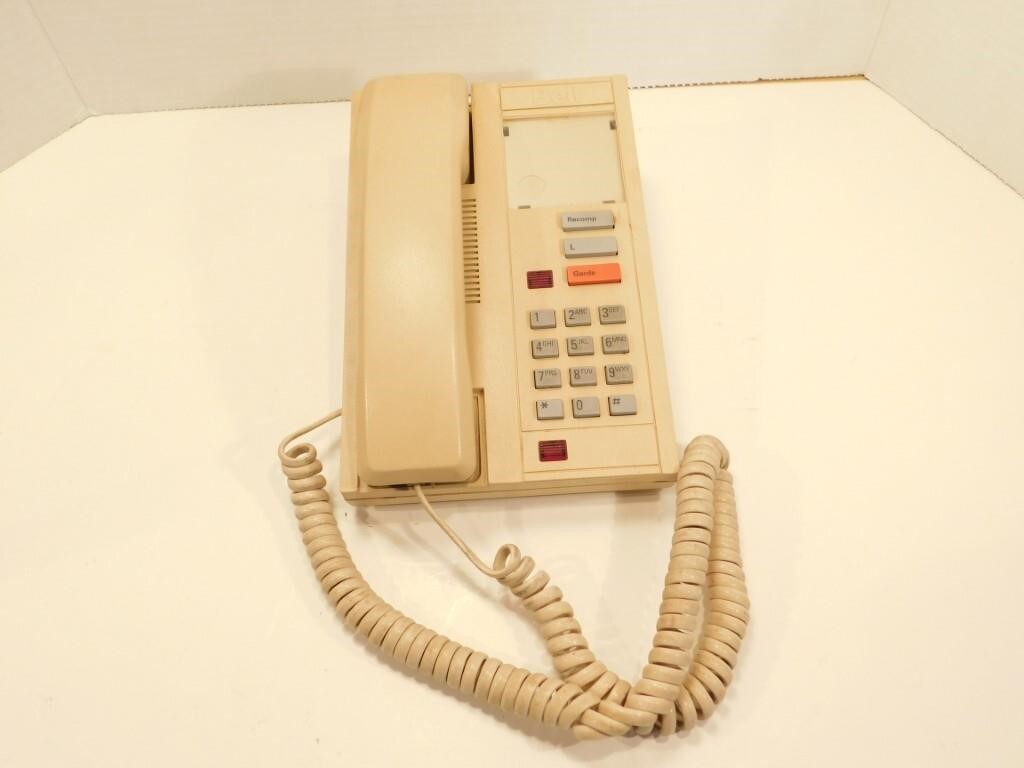 Téléphone de table et murale dans les année 1975