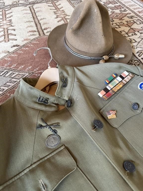 World War I Uniform with bars Hats pants Gun