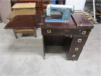 SEWING DESK WITH UNIVERSAL DELUXE FAMILY SEWING