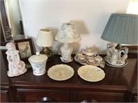 Porcelain & Lamp Grouping