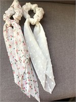 2 ponytail scarfs White, Pink & White