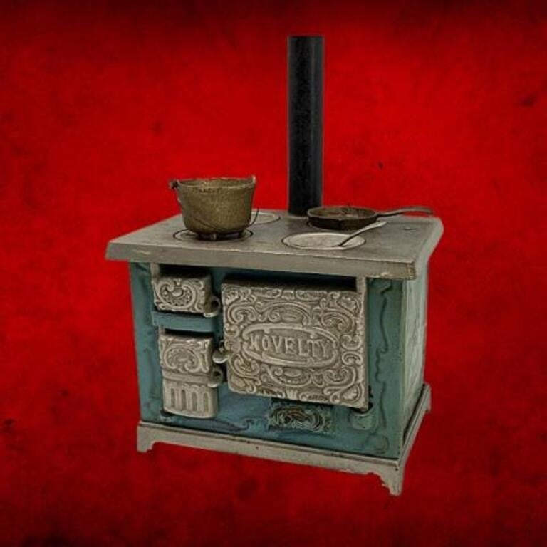 Salesman Sample Novelty Cast Iron stove