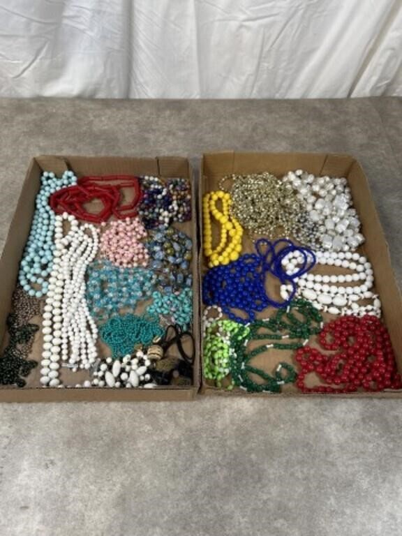 Beaded jewelry necklaces