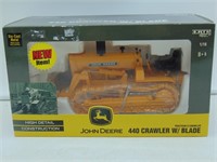John Deere 440 Crawler w/Blade