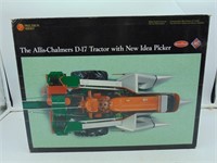 Allis Chalmers D-17 w/New Idea Picker
