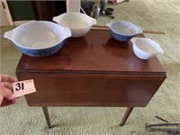 4 Antique Pyrex Nesting Bowls