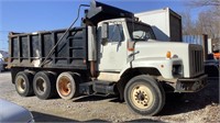 2000 International 2674 6X4 Dump Truck