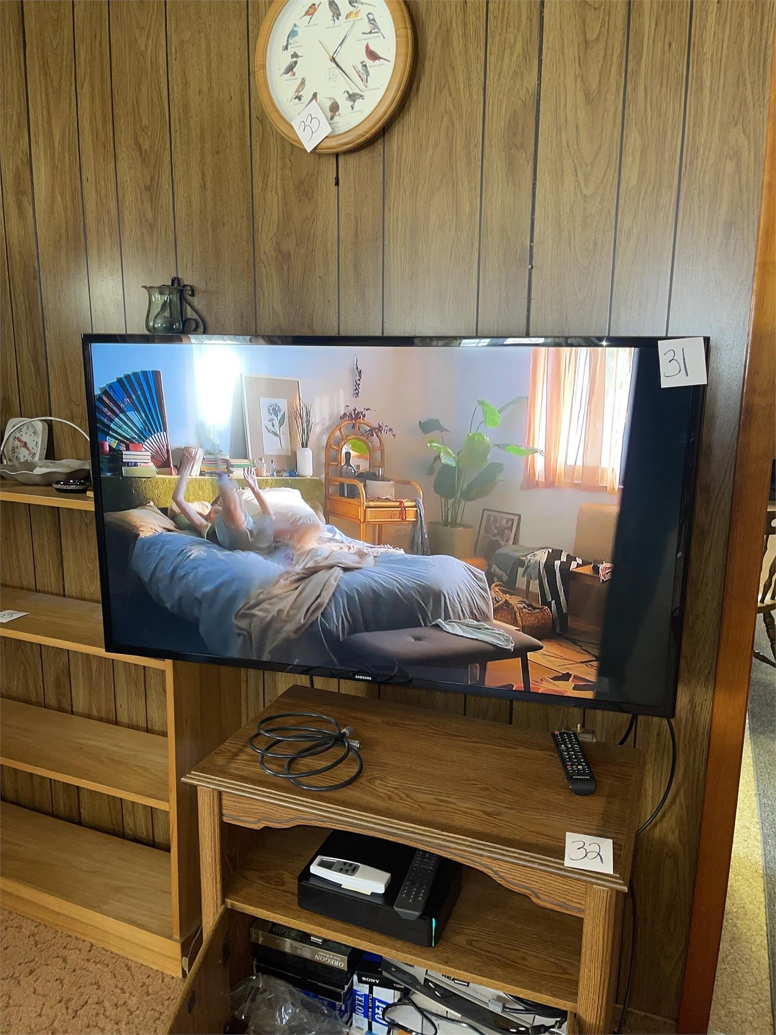 48” tv Samsung with remote and wall mount