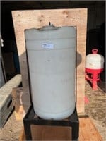 12 gallon water tank on stand