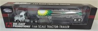 DCP Freightliner BP Fuel Tanker NIB 1/64