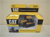 Norscot Cat 75E Farm Show 2000 NIB 1/64