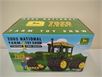JD 7020 4wd Toy Farmer 2003 NIB 1/32