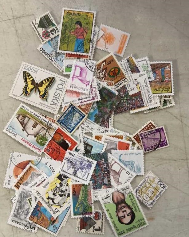 (100)”DIFFERENT” WORLD POSTAGE STAMPS-MIXED DATES