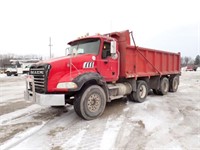 2007 Mack CT713 Granite Tri/A Dump Truck 1M2AL01CX