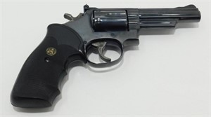 ** Smith & Wesson 357 Magnum Model 19-5 Handgun -