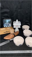Gibson bowls, wooden shoe form, necklace, rum