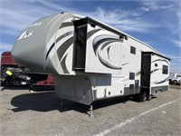 2013 Montana High Country 318RE Fifth Wheel Camper