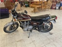 1975 KAWASAKI 900 MOTORCYCLE