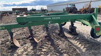 John Deere 965  6 Bottom On Land Plow