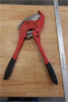 Large ratcheting pipe cutter