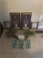 4 pictures, 2 flower arrangements, 3 wall hooks