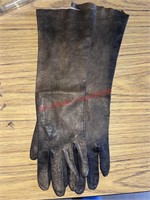 Vtg long distressed black leather gloves (con1)