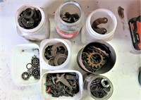 Assorted bike bits