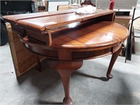 Period Queen Anne Style Extendable Dining Table