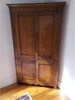 BLIND DOOR CORNER CUPBOARD