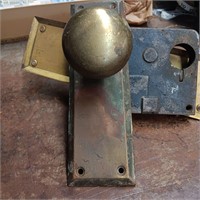 Antique Yale Lock and Door Knob Set w Plates