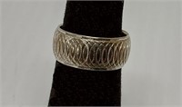 14K white gold engraved band ring