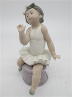 LLADRO LITTLE BALLERINA GIRL FIGURINE 7" TALL